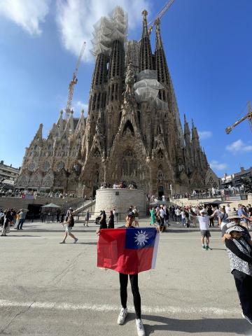 小滴答西語教室Cerditaaa_ 李家齊Hugo - 巴塞隆納聖家堂 (Sagrada Familia, Barcelona)