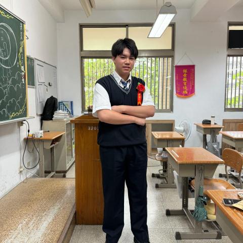 提供加入翻譯社服務的專家詹立安