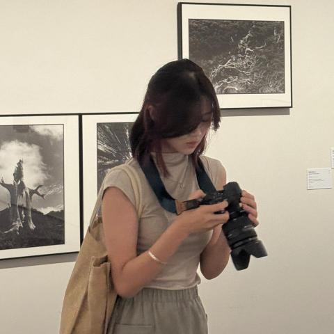 提供螢幕燈條服務的專家翁楷茵