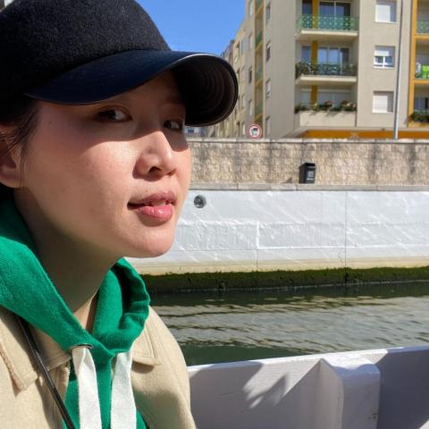 提供修眉毛服務的專家Ruru Wu