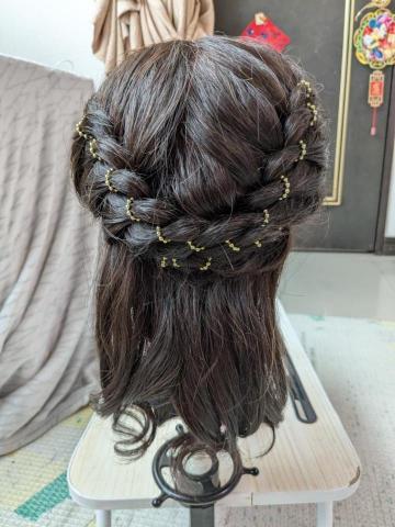 雯雯彩粧師 - 典雅花圈式辮髮