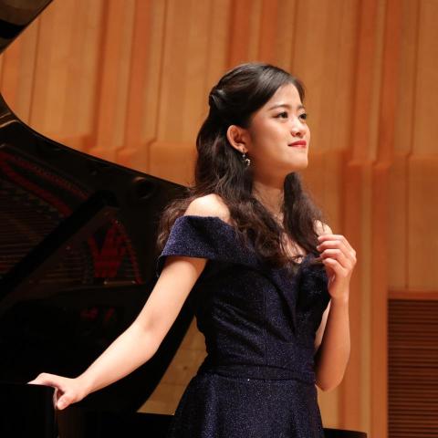 提供唱歌班台北服務的專家徐宜均