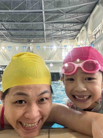 仟仟Queena💜游泳Swimming - 可愛的寶貝斯斯~終於勇敢游出去了 仟仟Queena💜游泳Swimming - 可愛的寶貝斯斯~終於勇敢游出去了
