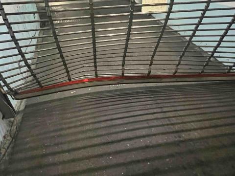 宏勝快速捲門工作室 - 捲門緊急修繕（捲門被撞）