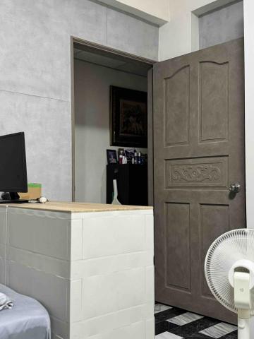 繪寵藝術塗料工作室 - 牆面為清水模塗料
門片為義大利麂皮漆塗料