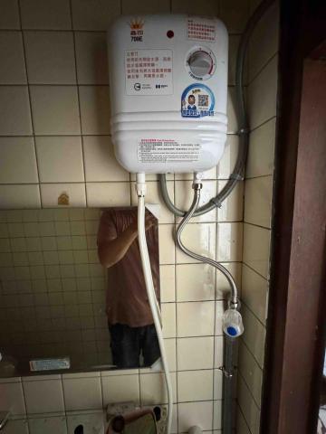 阿賢 - 梧棲安裝瞬熱式熱水器2025-7
