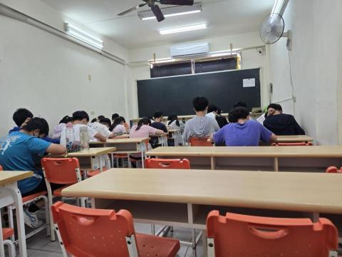 陳政彣 - 現任補習班輔導老師