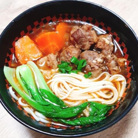 Emily料理廚房 - 紅燒牛肉麵