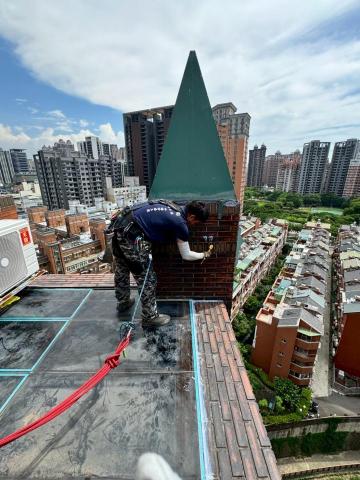 錩育有限公司 - 桃園區 巴黎伯爵社區 局部矽膠修繕工程 錩育有限公司 - 桃園區 巴黎伯爵社區 局部矽膠修繕工程