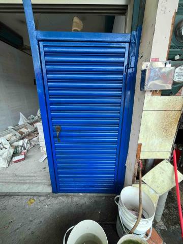 誠藝油漆工程行 - 鐵門（油性孔雀藍）翻新