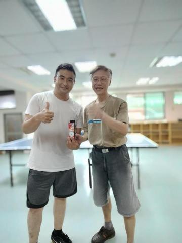 張敬彬 - 林先生剛接觸桌球特地來學習基本功，5堂課規劃有明顯的進步