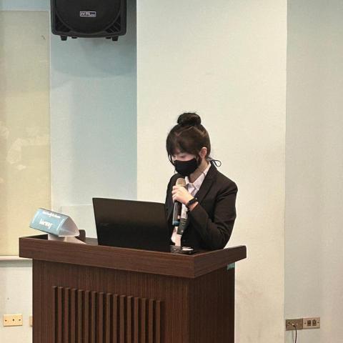 江珮毓-國文及社會家教 - 