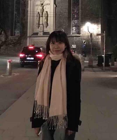 提供遛狗服務的專家趙小姐