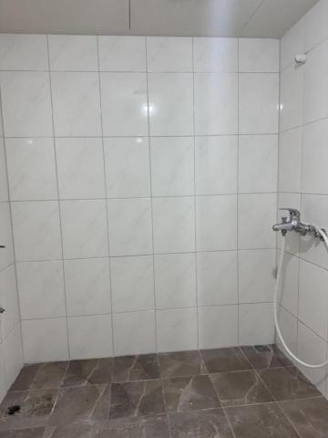 東毅工程 - 浴室牆壁覆貼磁磚