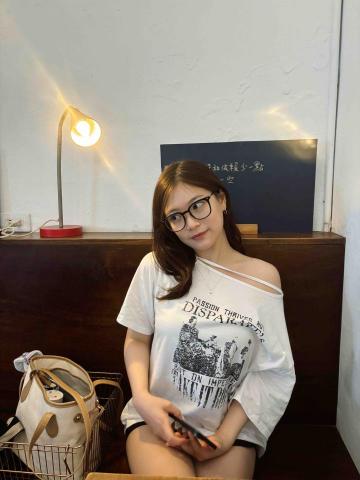 李安絜 李安絜