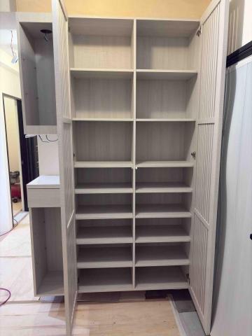 大洲室內裝潢 - 大門後方製作鞋櫃（完工）