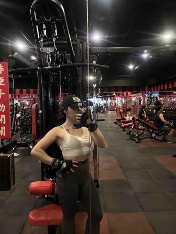 周銥覲 - 一斤健身體態