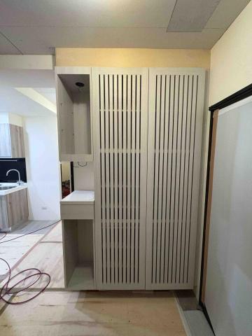 大洲室內裝潢 - 大門後方製作鞋櫃（完工）