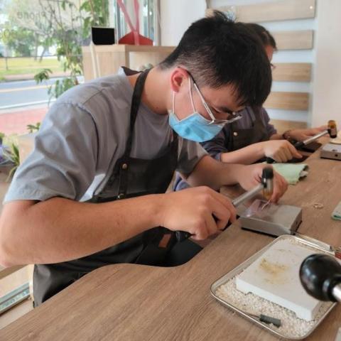 提供256服務的專家童銘