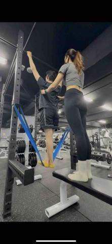 Nova - 一對一引體向上教學