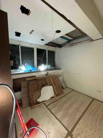 莨豑室內工程行 - # 統包工程(2025/6/9) 中和區
此案場因以往使用甲板做天花板 導致被白蟻蛀爛
以及加上屋頂漏水
修繕項目:1.抓漏、防水 2. 木作矽酸鈣天花板 莨豑室內工程行 - # 統包工程(2025/6/9) 中和區
此案場因以往使用甲板做天花板 導致被白蟻蛀爛
以及加上屋頂漏水
修繕項目:1.抓漏、防水 2. 木作矽酸鈣天花板