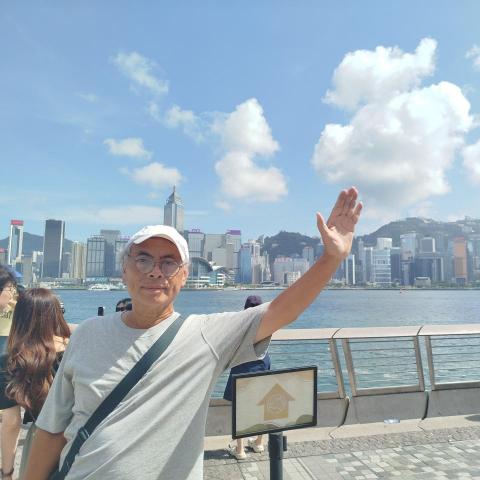 提供應用程式服務的專家張先生