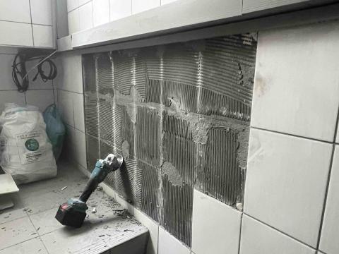 八達工程 - 樓梯彭管更換