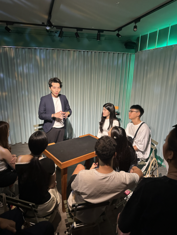 魔術師 許鈞維｜台灣牌神｜近距離魔術體驗｜專業魔術授課 - 2025 幻巷 近距離紙牌魔術秀