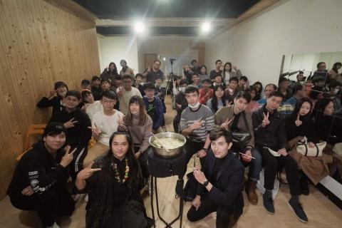 魔術師 許鈞維｜台灣牌神｜近距離魔術體驗｜專業魔術授課 - Simply Magic 公演