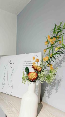 蘇芙勞兒 - 瓶花