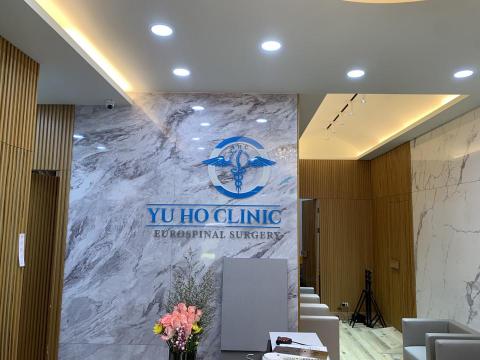 鴻泰國際廣告工程有限公司 - 室內牆面-背烤漆水晶字