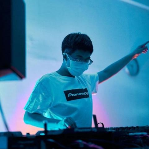 提供dj dj dj服務的專家張景翔
