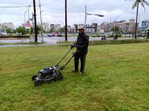 阿龍割草團隊 - 