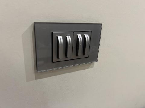 張先生 - 開關更換