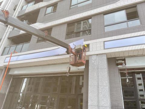 鴻泰國際廣告工程有限公司 - 新式社區大樓中空版燈箱