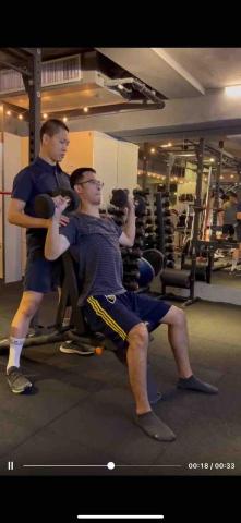 小庵 - 課程實照（坐姿啞鈴肩推）