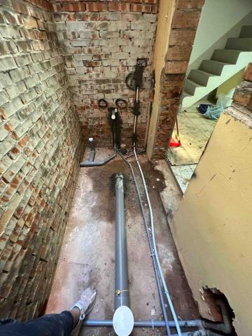 政凱水電企業 - 廁所冷熱排水位移改管