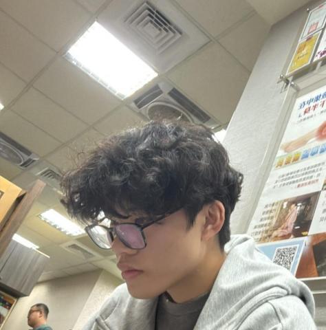 提供奧數題服務的專家游長霖