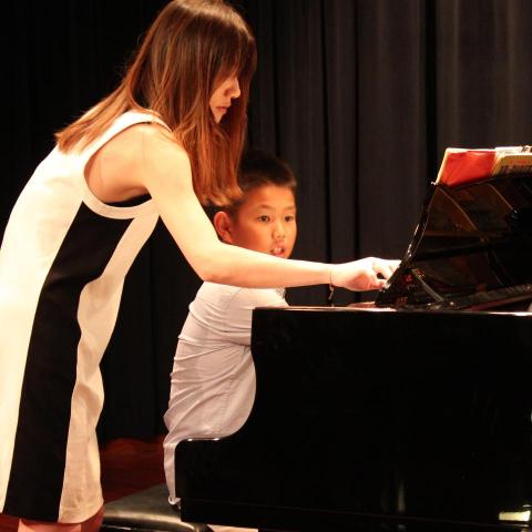 提供找工作嘉義服務的專家李老師