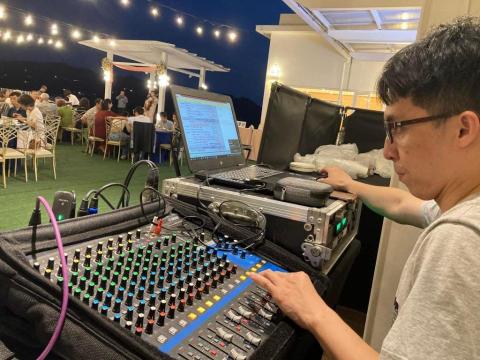 PLUS.PLUS樂團  line:r********* - 戶外婚禮音控