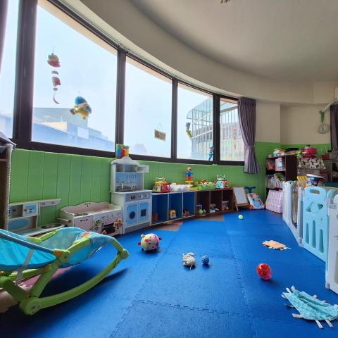 提供保母服務的專家王佩茹