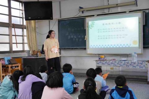 藍瑞秋 - 營隊時歌唱課堂教學