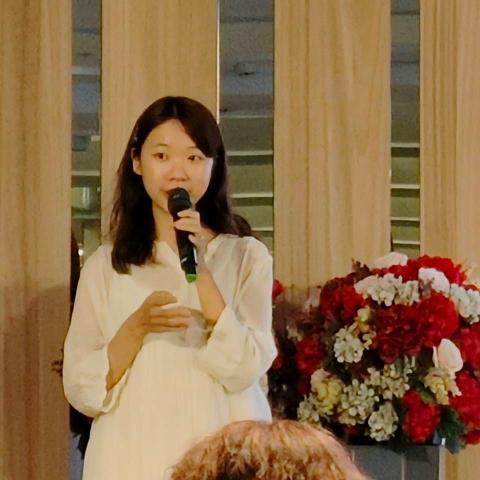 提供diy蠟燭服務的專家楊沛璇