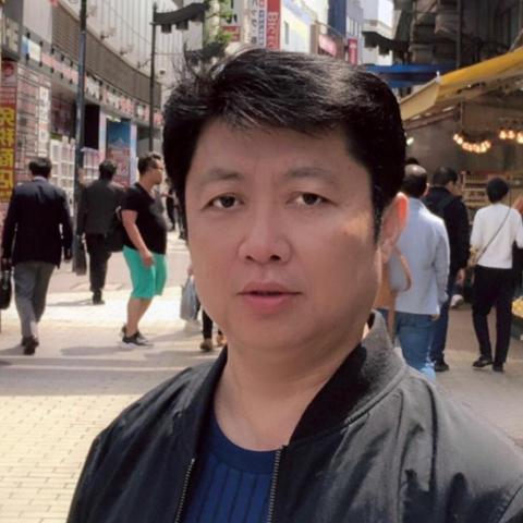 提供物流到府收件服務的專家劉先生