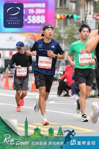 李品瑩 - 跑台北馬的半程馬拉松