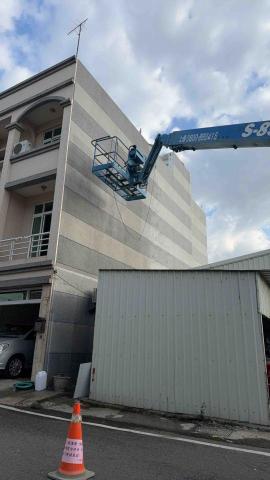 邱勝福 - 高空作業車