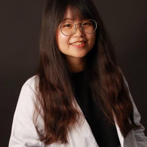 提供toeic題庫服務的專家劉芳妤