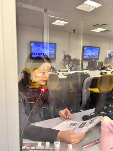 Eva Chan - 帶稿同步口譯