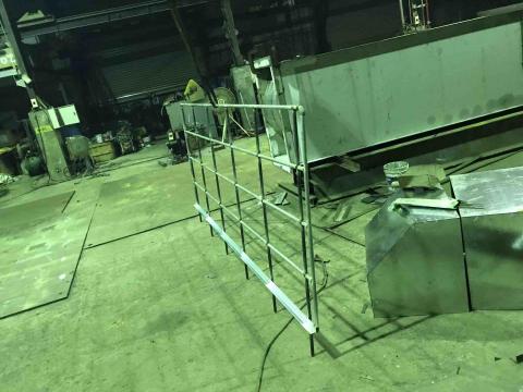 精匠金屬有限公司 - 穀稻車 欄杆製作