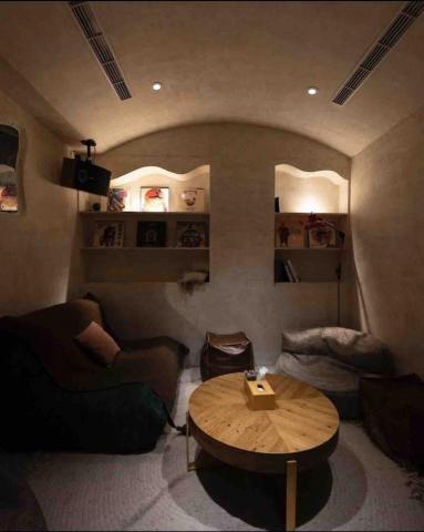 小袁軟裝設計 - 設計了一個餐酒館的隱藏包廂區